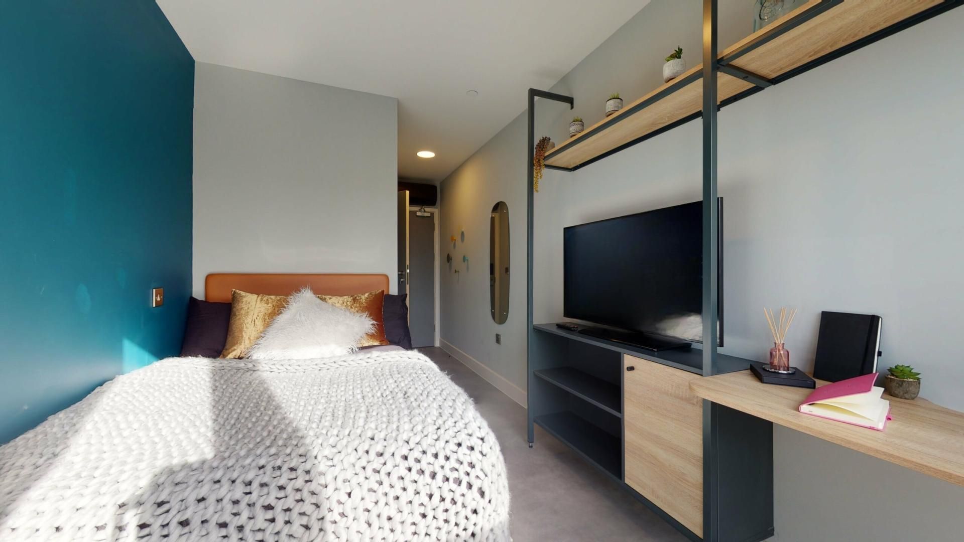 Classic Ensuite (Courtyard Facing)
